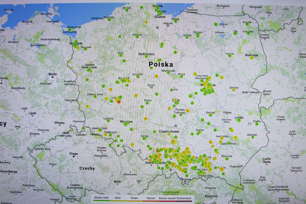 Mapa Polski z zaznaczonym natężeniem smogu (zdjęcie J. Tatarkiewicz)