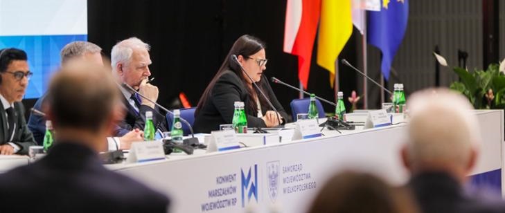 Konwent Marszałków Województw RP - w wydarzeniu uczestniczyła wiceminister Małgorzata Jarosińska-Jedynak (pierwsza z prawej).