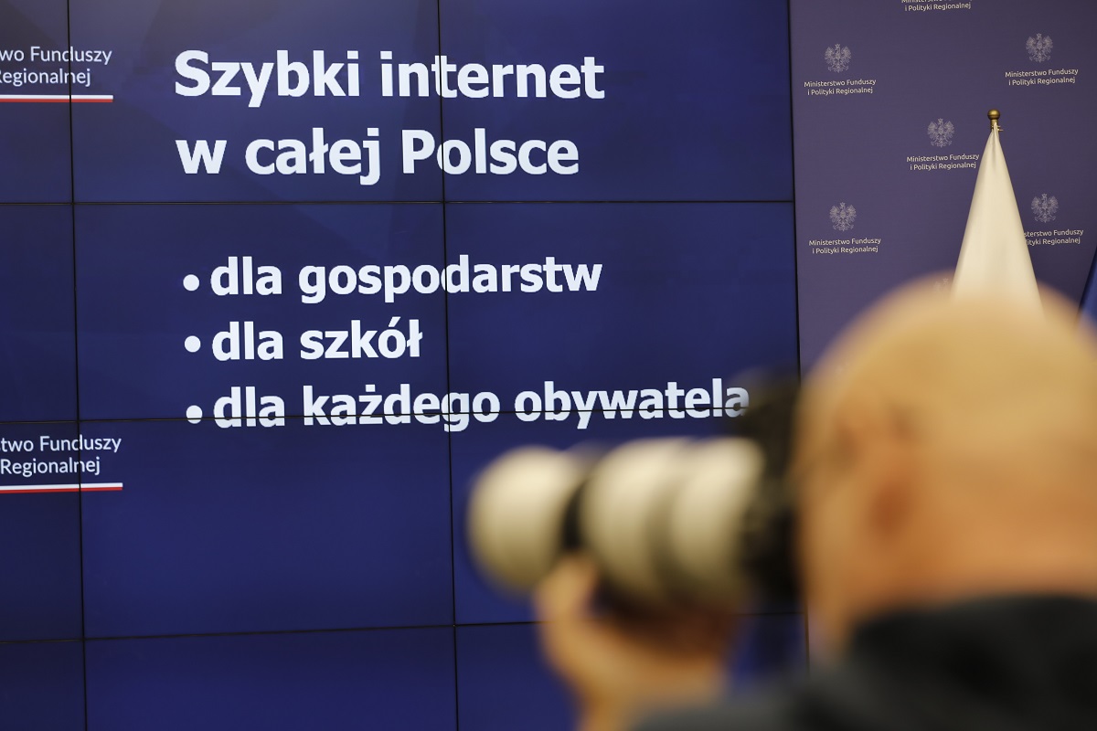 Konkurs na inwestycje w szybki internet w Polsce