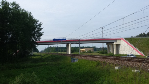 wiadukt nad torami kolejowymi