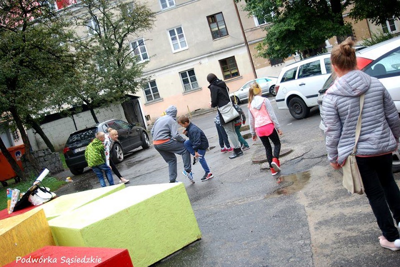 Zdjęcia z warsztatów skierowanych do dzieci w ramach „Podwórek sąsiedzkich”, Źródło: Urząd Miasta Lublin