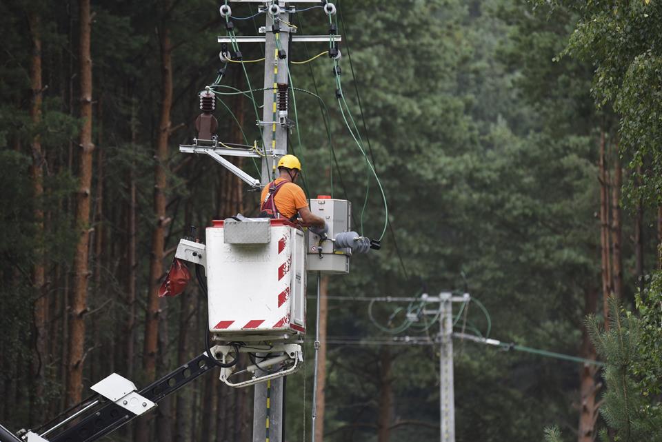 HV power line with an element of the system